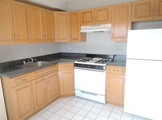 3016 32nd St, Astoria, NY 11102