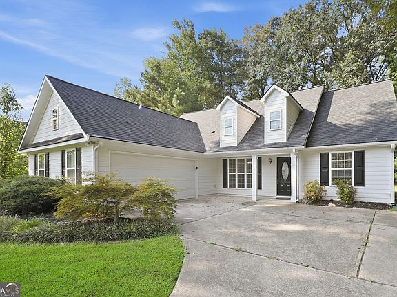 2nd image of 32 Devynwood Ln