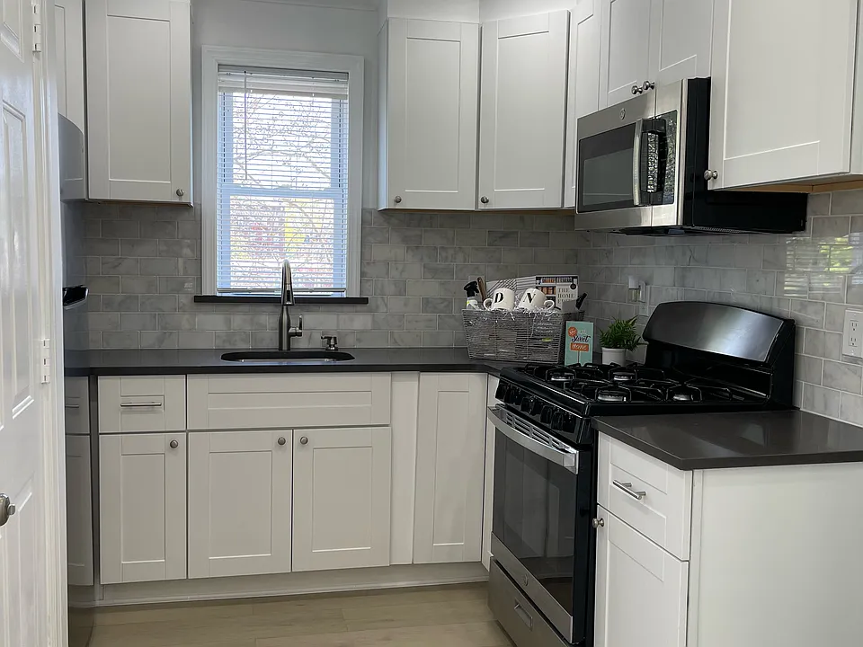 14 Grand Ave #3