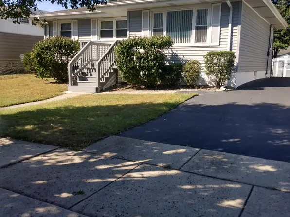 6624 Montana Ave, Hammond, IN 46323