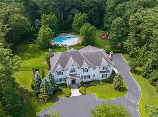 24 Wilton Rd, Cold Spring Harbor, NY 11724