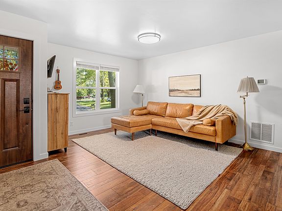 4th image of 2810 Wesley Ct