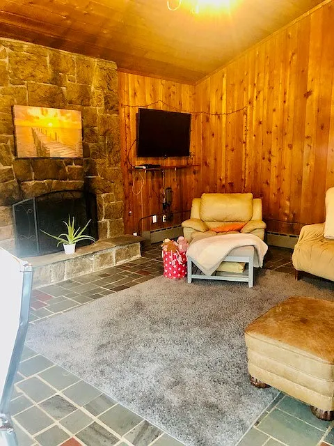 3 bed, 1806 sqft, $3,400 — Photo 2