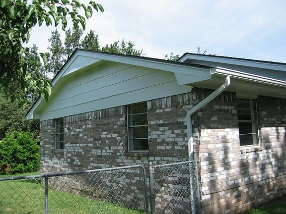 5th image of 1422 Amhurst Ave