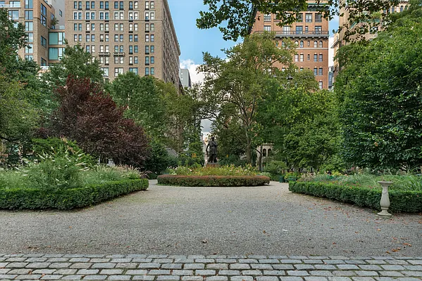Sold by Douglas Elliman | media 20