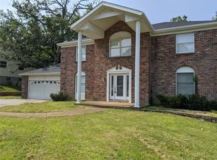 2125 Park Forest Dr, Chesterfield, MO 63017