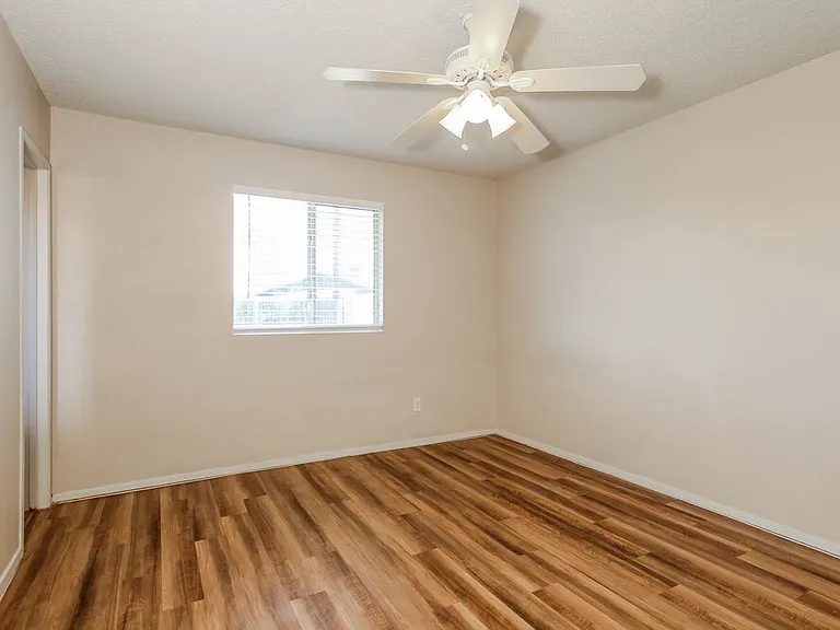 8037 E Oak St — Photo 9