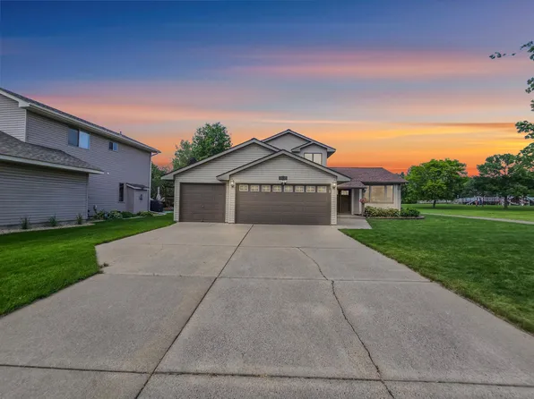 4619 Heather Way N, Oakdale, MN 55128