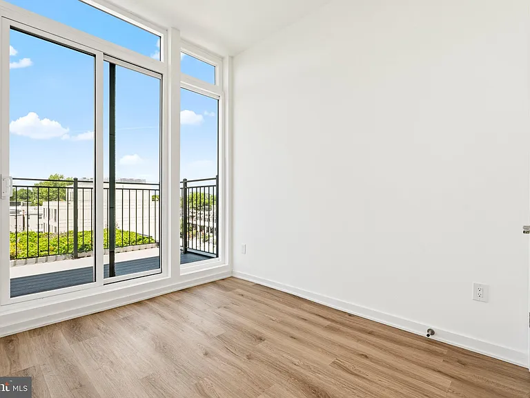 710 Kennedy St NW #30 — Photo 17