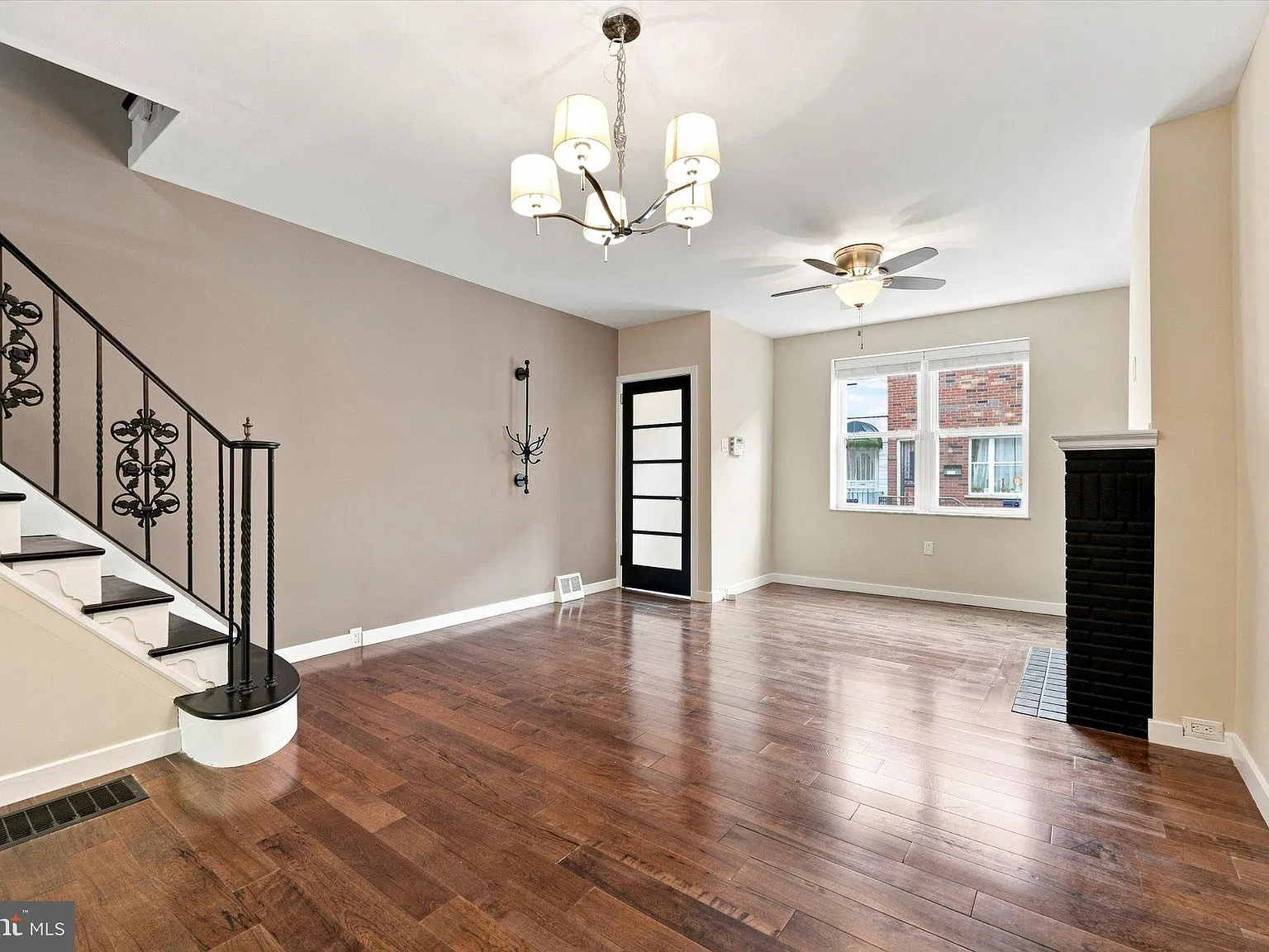 2 bed, 1.0 bath, 1016 sqft, $2,100 — Photo 4