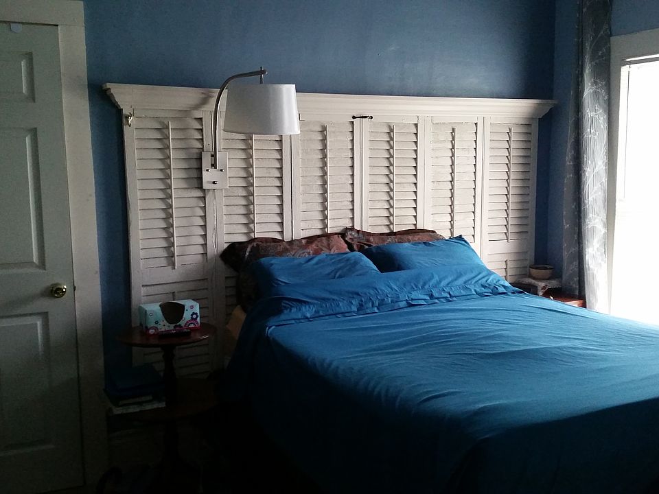 Lg. 1s floor bedroom 15'x14'