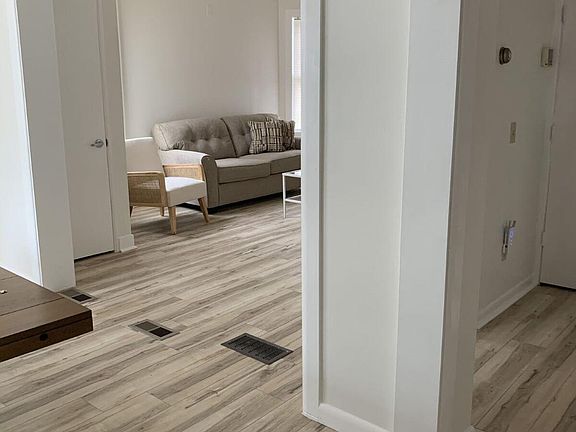 2nd image of 355 Thayer St Floor 1