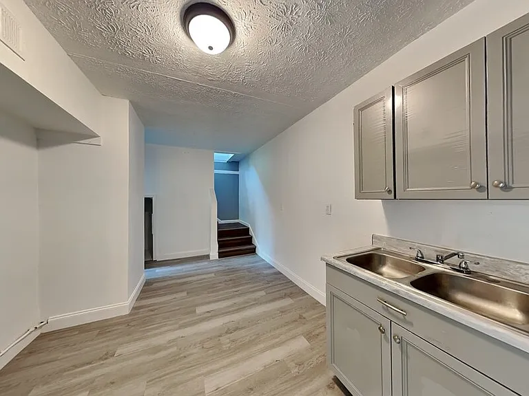7345 Linda Dr — Photo 3