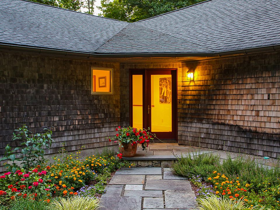 15 Woodin Road