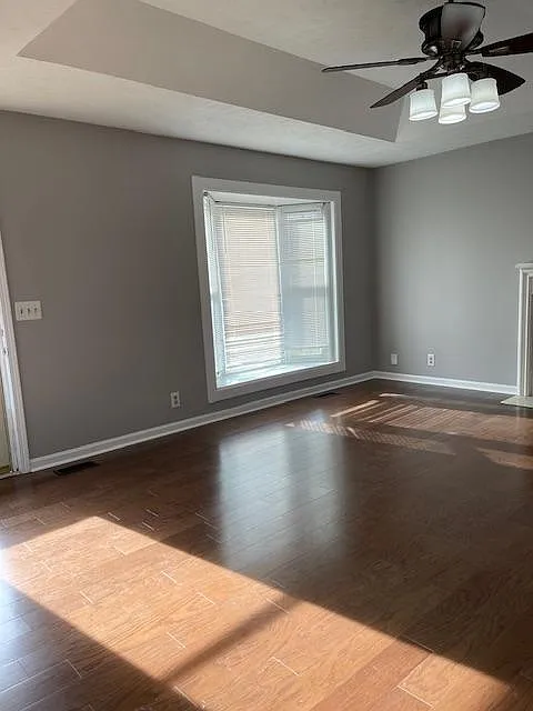 3 bed, 1200 sqft, $1,760 — Photo 2