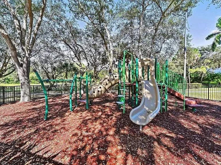 10440 Cypress Lakes Preserve Dr — Photo 18