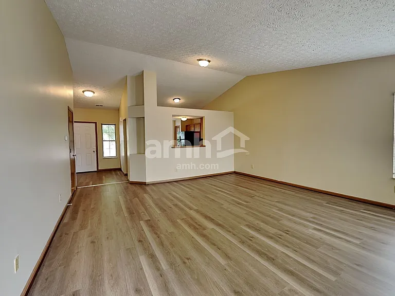 4930 Kingpin Dr — Photo 5