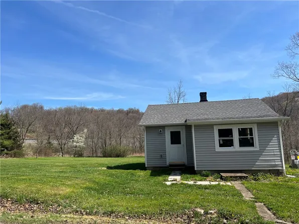 340 Foxwood Rd, Wampum, PA 16157