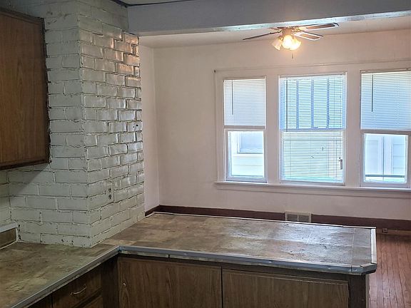 2nd image of 499 Shirley Ave