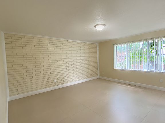 4th image of 2295 Candlewyck Cir #1