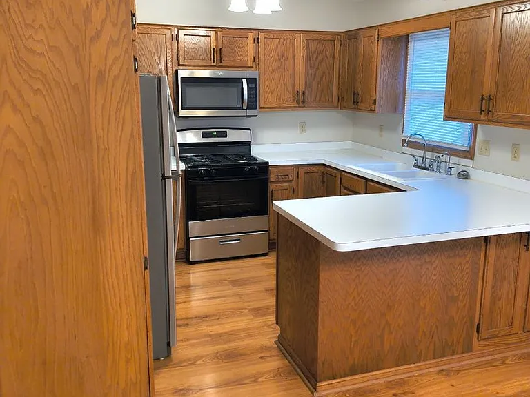 1250 Silverwood Ct — Photo 10