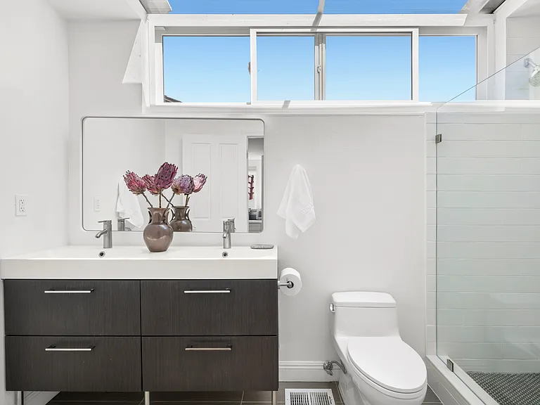 708 Iris Ave — Photo 11