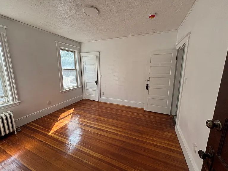418 Essex St #2 — Photo 29