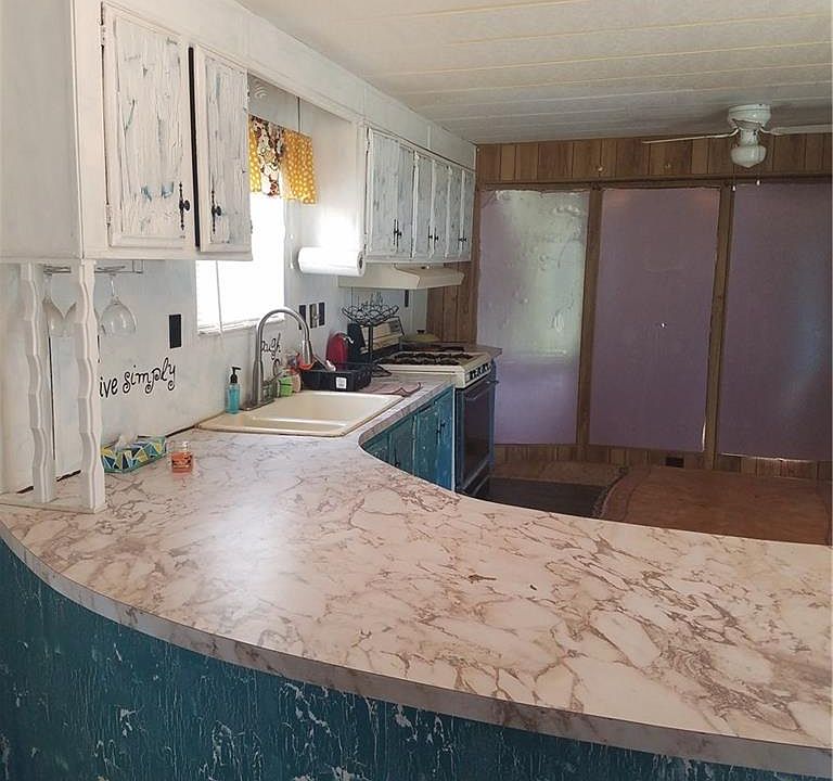2nd image of 320 Pottawatomie Rd