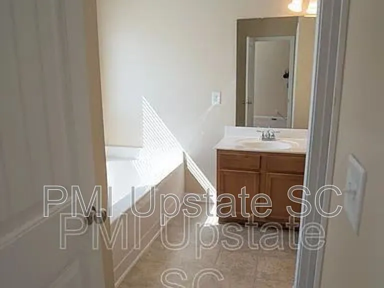 218 Marefair Ln — Photo 7