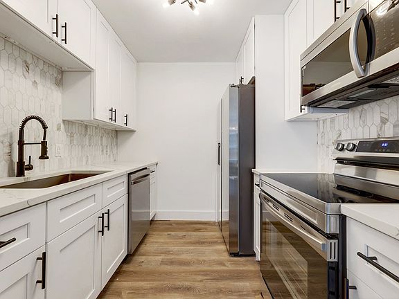 4th image of 8312 Bowling Green Dr #B