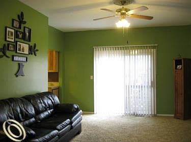 3rd image of 471 Emmons Blvd