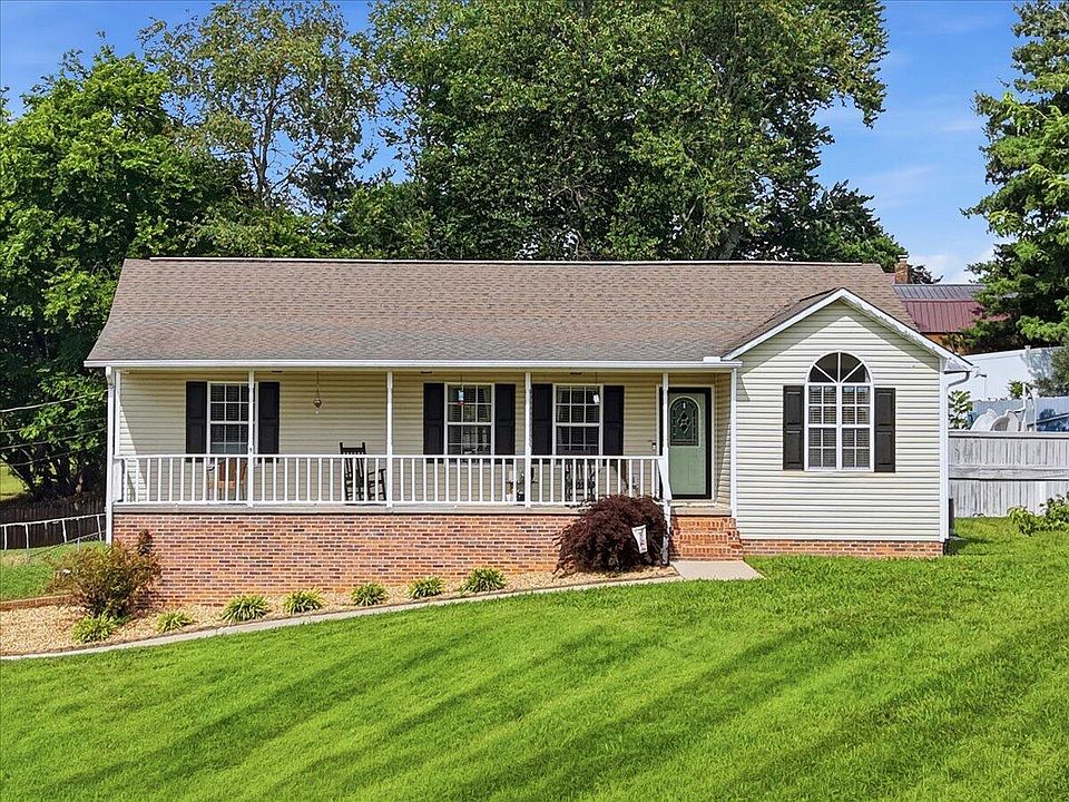 1st image of 1932 Deer Ridge Dr