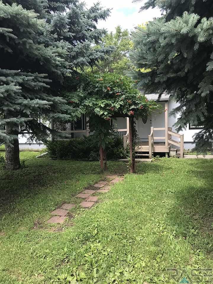 312 W 10th St, Gregory, SD 57533 | Zillow