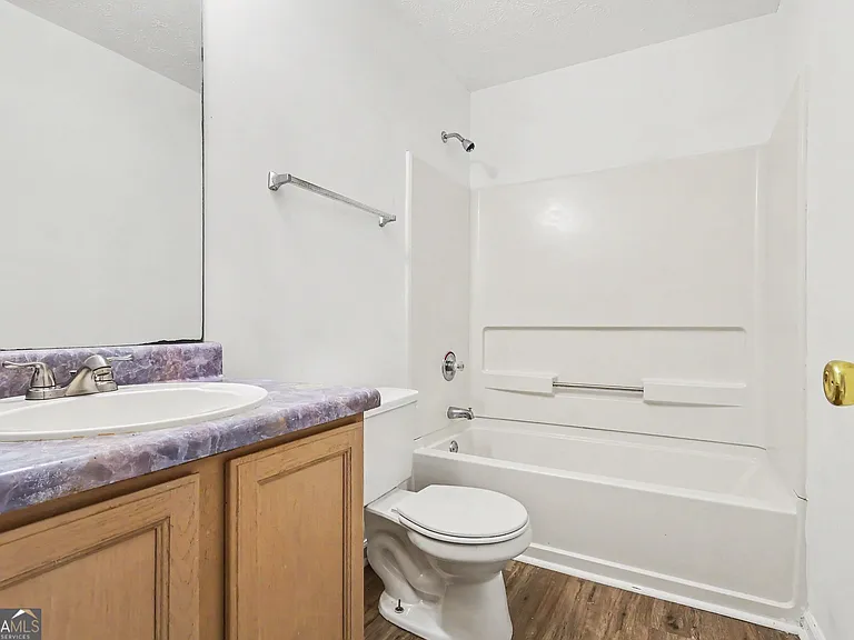 2233 Glen Briar Way — Photo 4