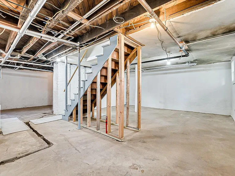 404 School St — Photo 17