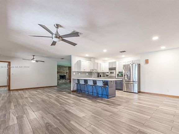 5th image of 17191 SW 84th Ave