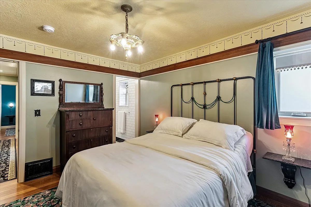 Building Photo - 1538 S 700 E #A