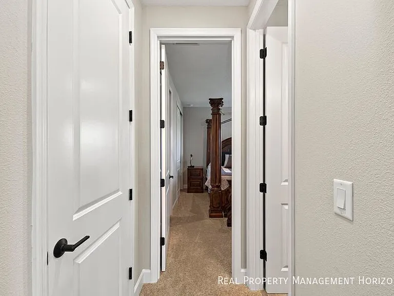 4430 Pond Brook Ct — Photo 54