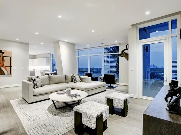 4521 San Felipe St Unit 1001, Houston, TX 77027