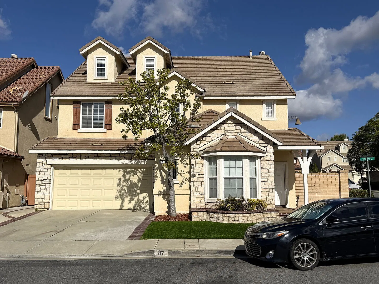 Large House on Corner Lot in Painted Trails! — Photo 1