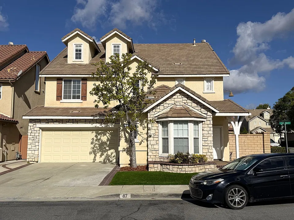 87 Stardance Dr
