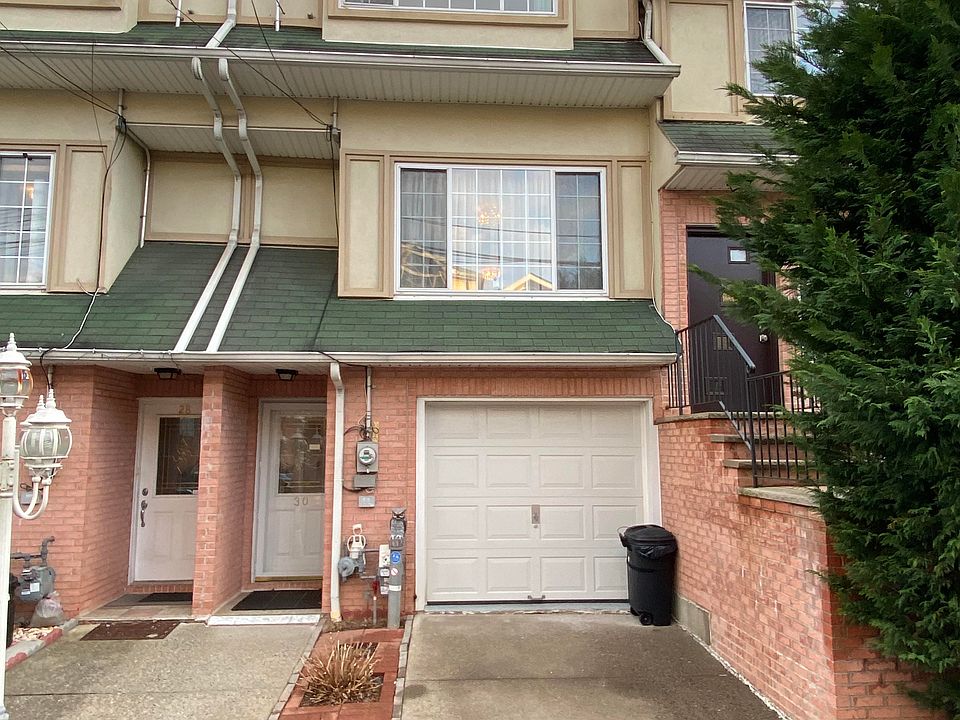1st image of 30 Cranberry Ct