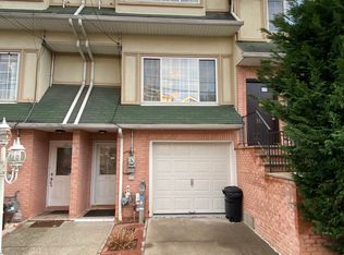 30 Cranberry Ct, Staten Island, NY 10309