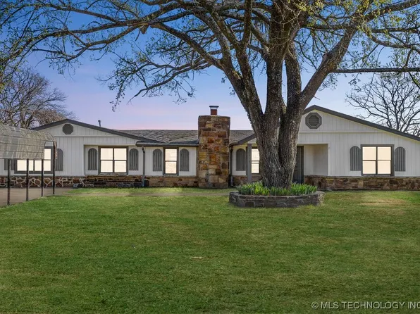 20819 W Coyote Trl, Sand Springs, OK 74063