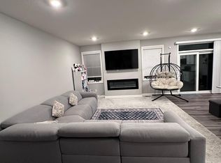 1729 Emerson Ct, Chaska, MN 55318