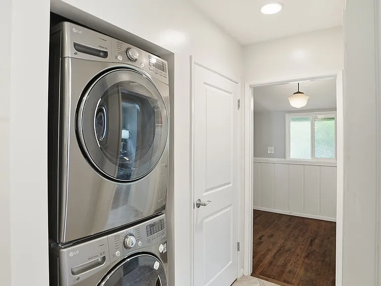 13360 Magnolia Blvd — Photo 25