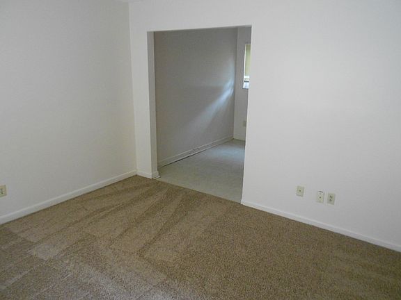 4th image of 393 E 18th Ave APT D