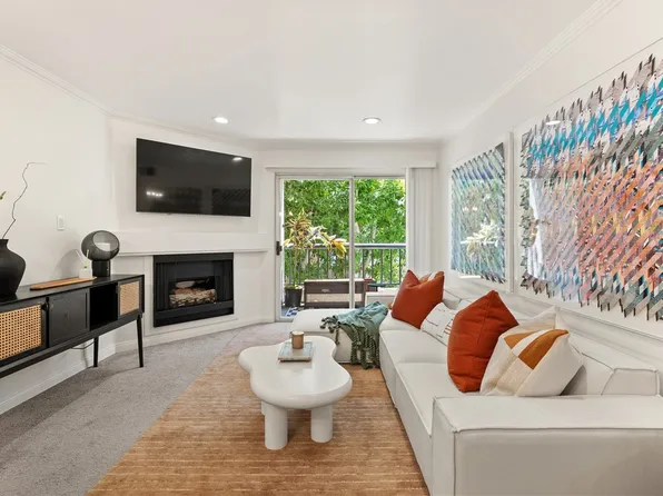 5535 Canoga Ave APT 221, Woodland Hills, CA 91367