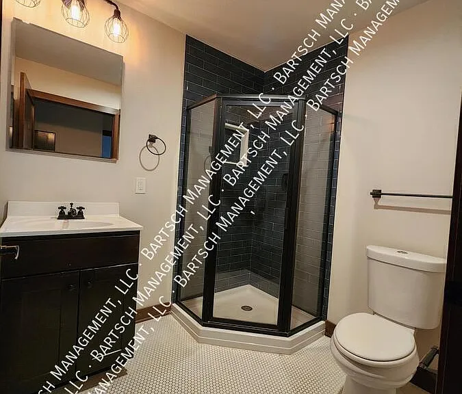 2314 W Wells St — Photo 7