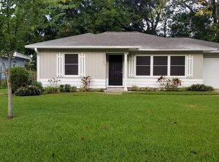 2001 N Tinsley St, Angleton, TX 77515